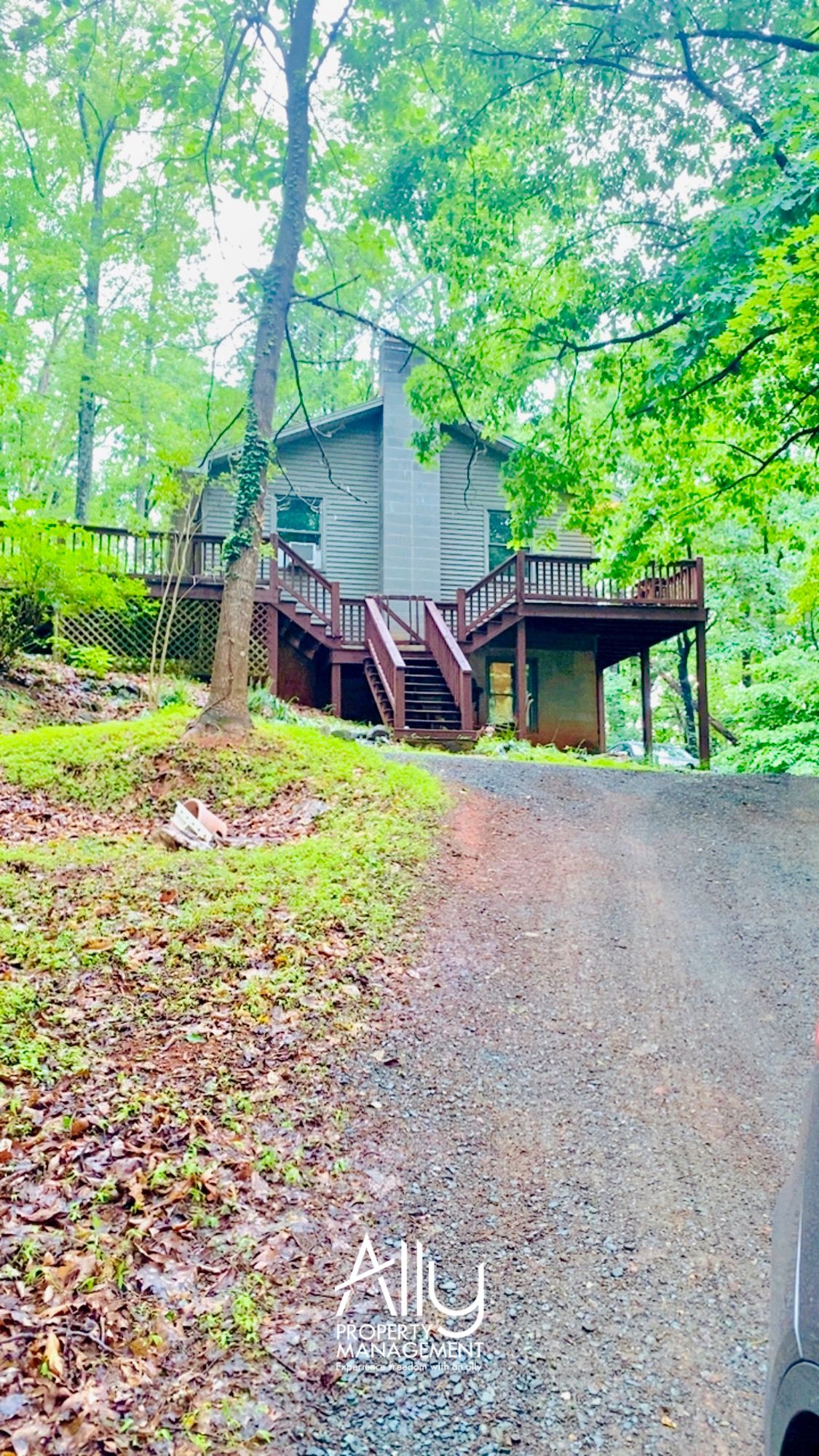 2484 Lost Hollow Path - Upper