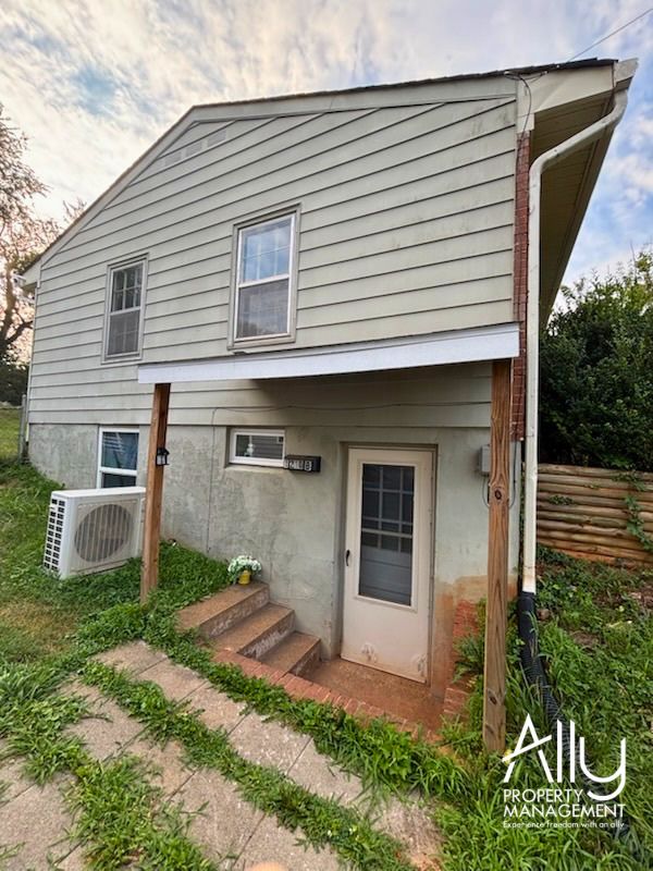1210 Agnese Street - B